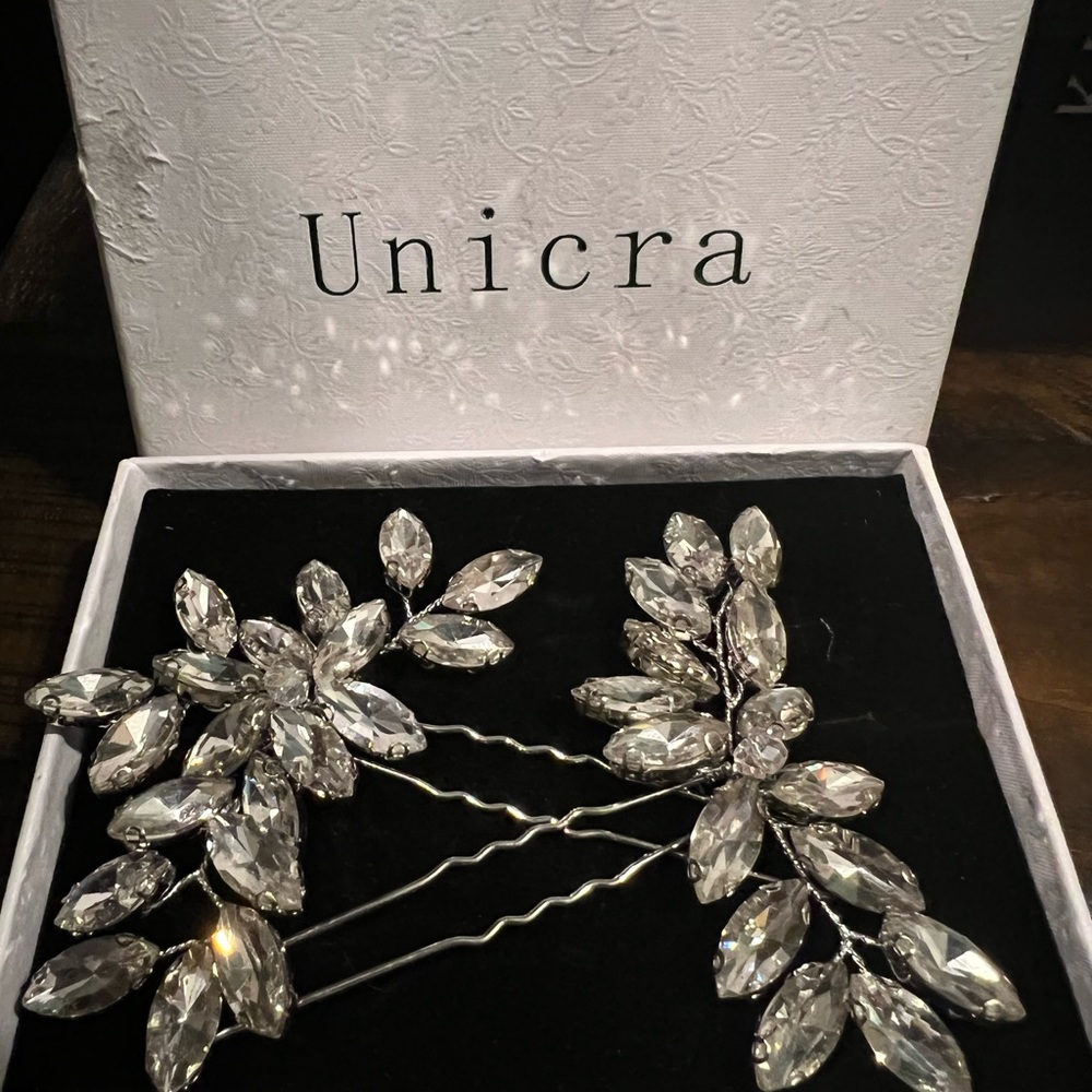 One pair (2) of Rhinestone Hair Pins. Perfect for Wedding or Proms